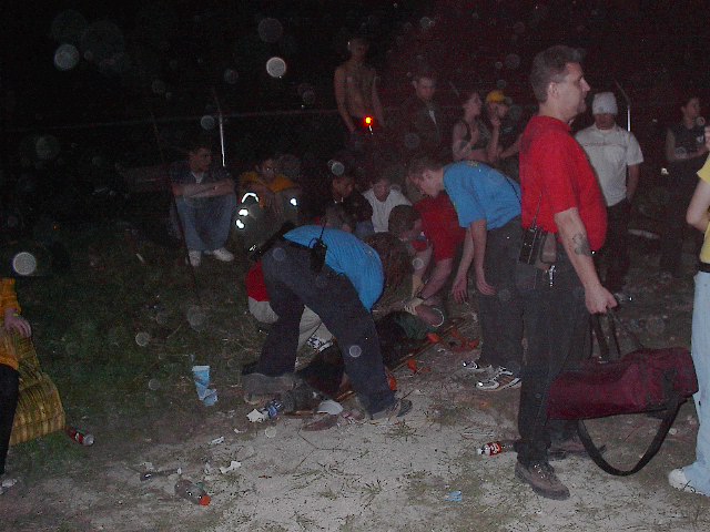 MEDICS-helping-tweeker.JPG 89.3K