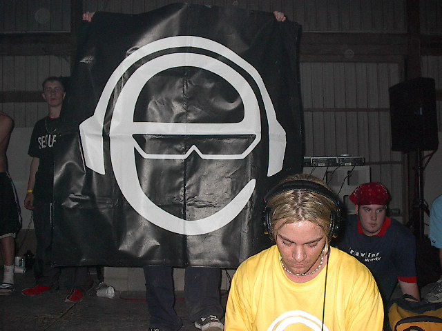 Ron-E-17.JPG 81.7K