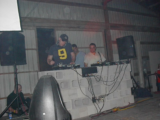 Acosta-and-Icey-3.JPG 84.6K