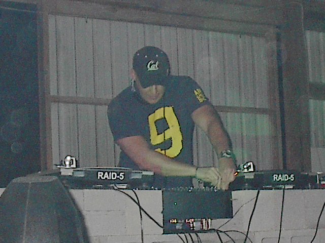 DJ-Icey-zoom.JPG 80.5K