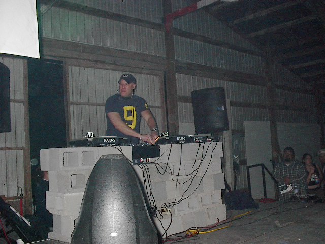 DJ-Icey2.JPG 85.6K