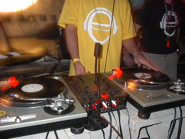 Ron-E-12.JPG 106.1K