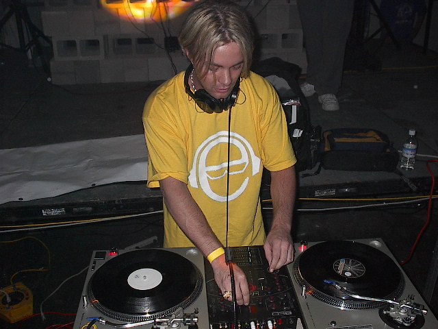 Ron-E-2.JPG 83.0K