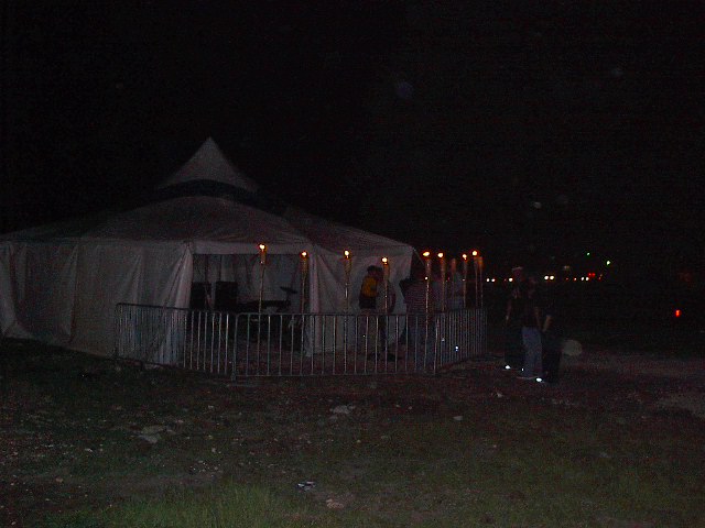 Tikki-tent.JPG 63.6K